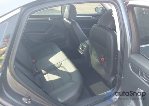 2018 Volkswagen Passat 2.0T Se z USA, uszkodzony, nr VIN 1VWBA7A34JC002712